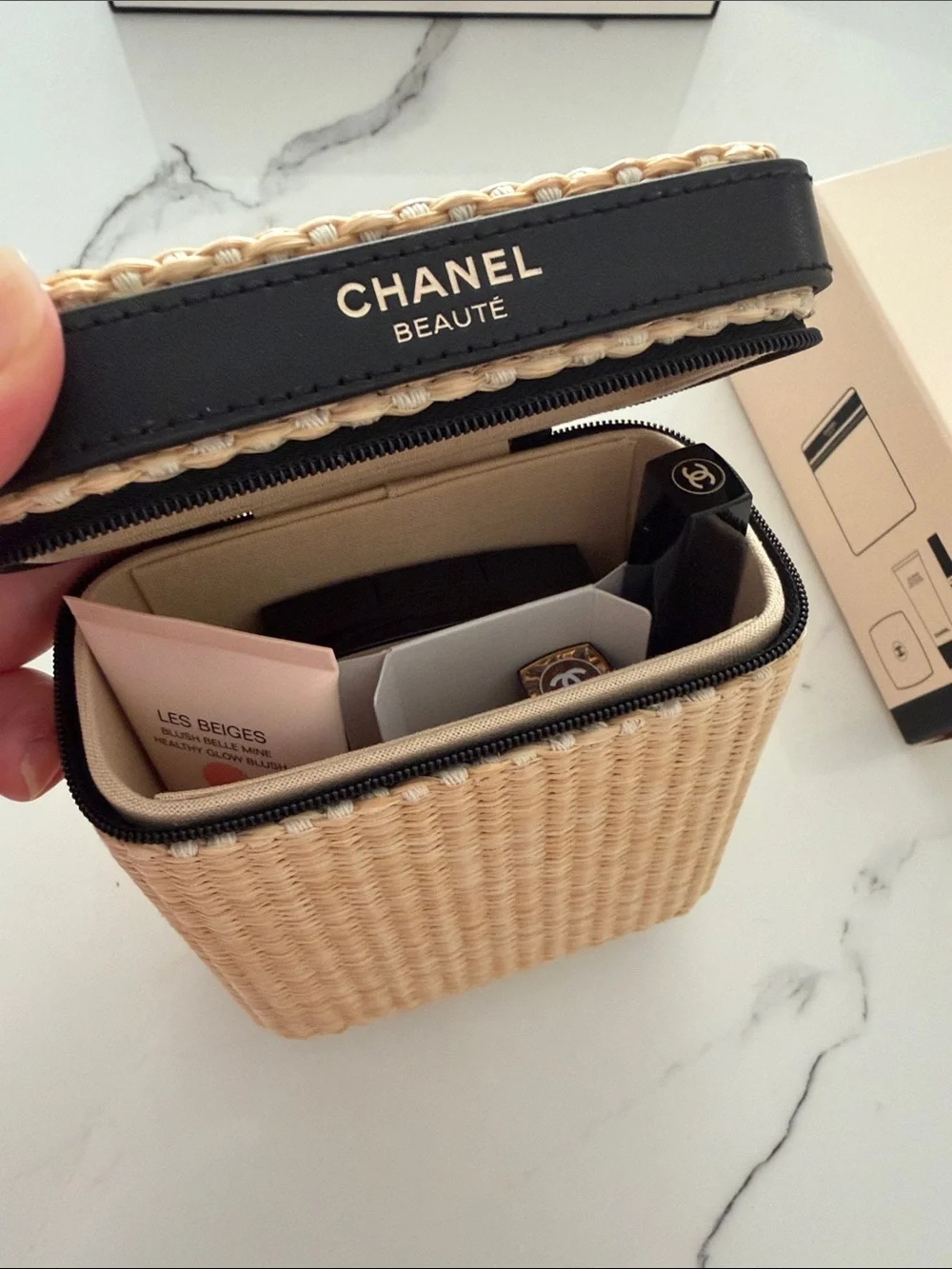 CHANEL Les Beiges Set in Beige and Black
